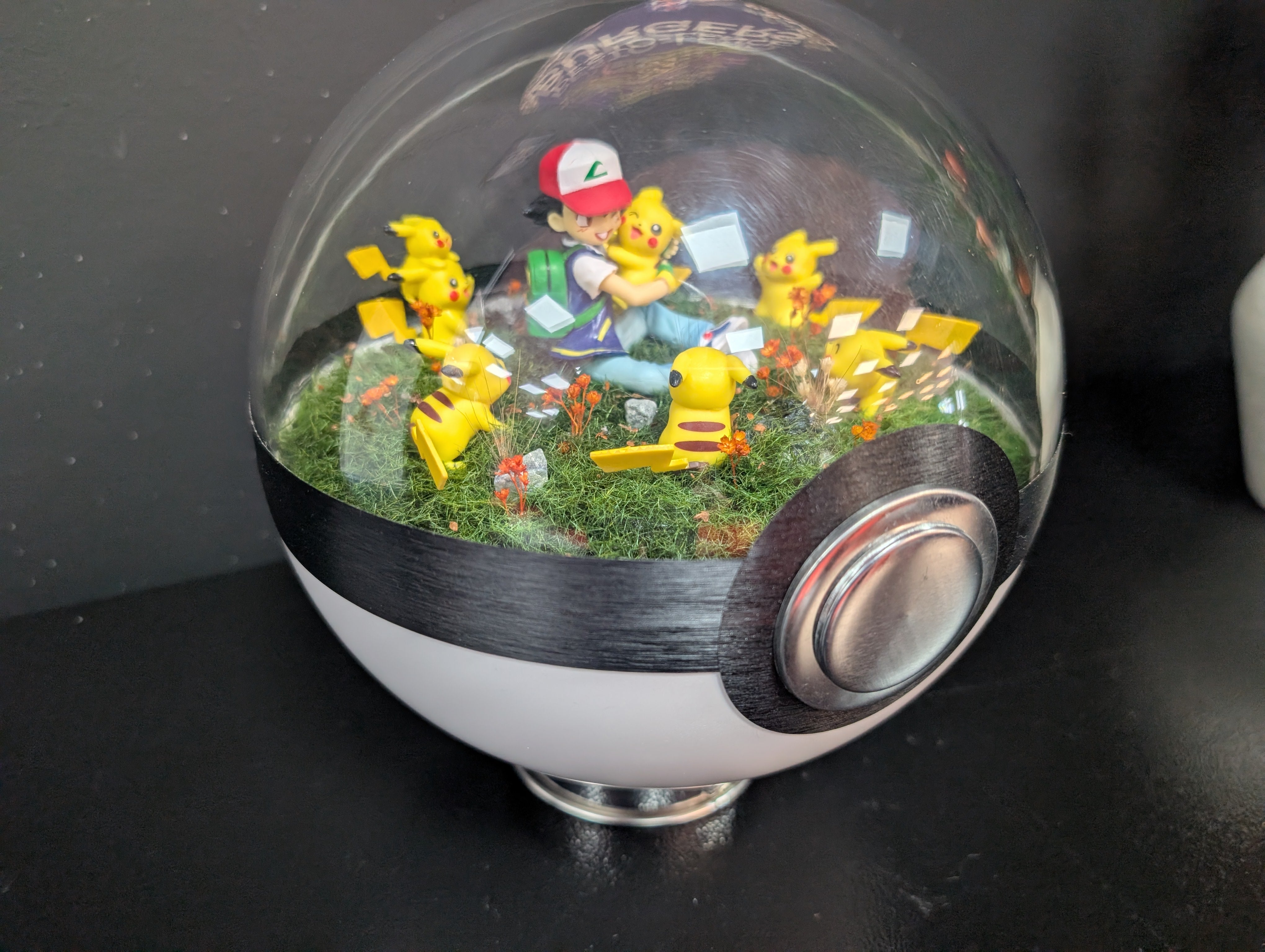 PokeGlobe Ash and Pikachu XL Special Edition