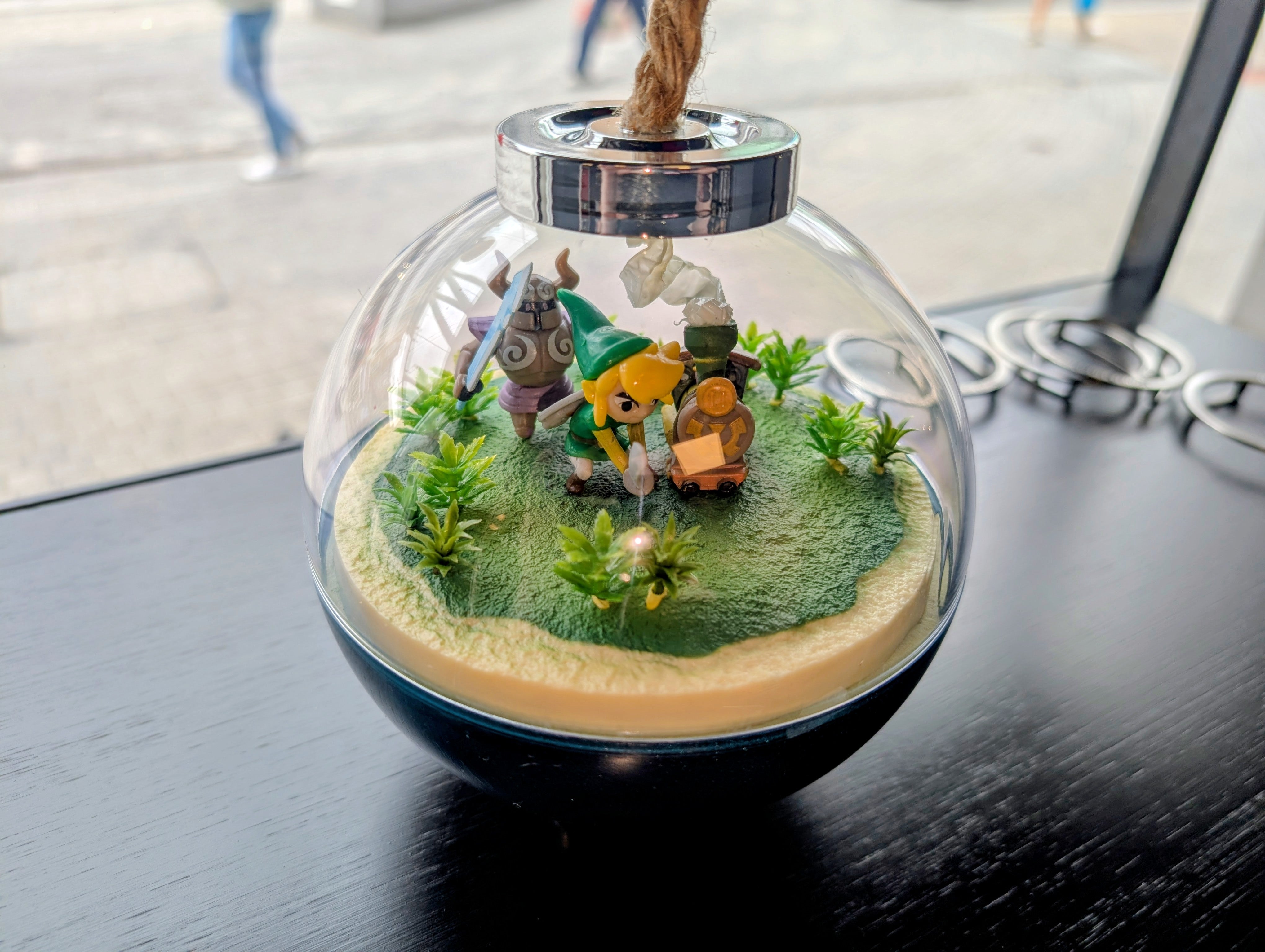 Zelda Bomb Globe